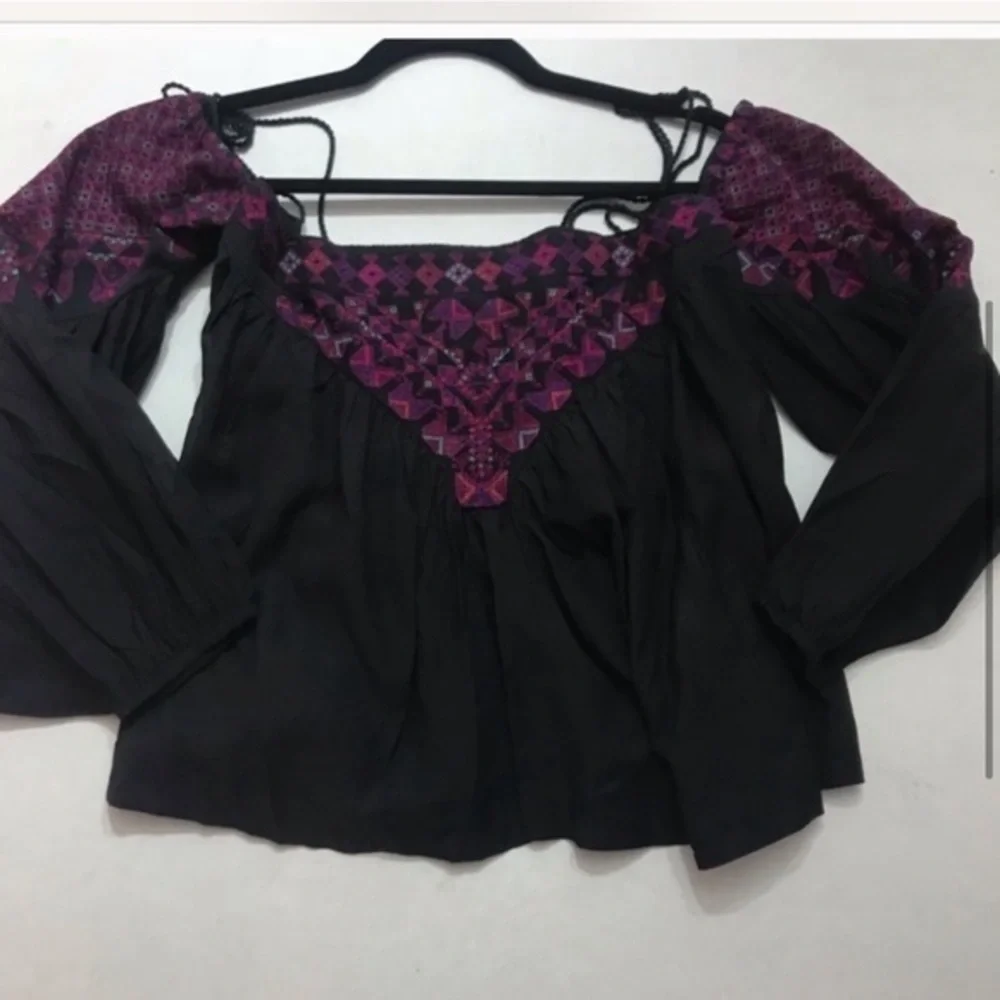 NWT Free People XS Embroidered Cold Shoulder Boho Peasant Top Black Purple